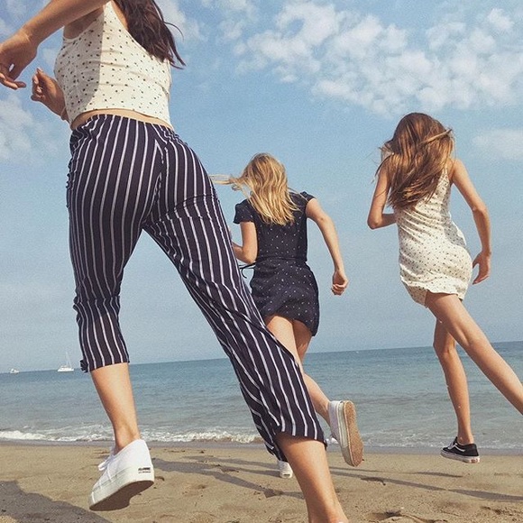 Brandy Melville Striped lightweight pants - Picture 5 of 6